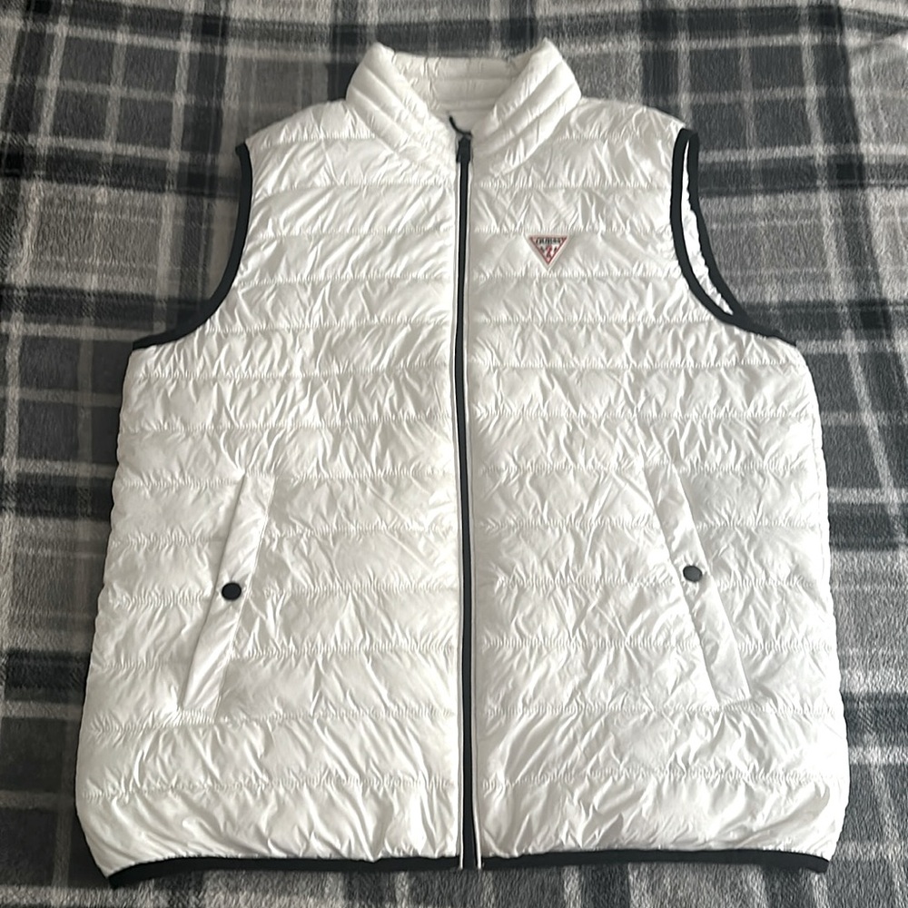 Guess puffer vest|Worn once hung up ever since